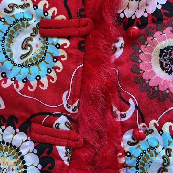 Patterned Fur-Lined Vest - Picture 3 of 6